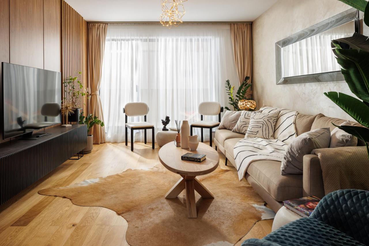 Pure Living Apartment W. Private Parking Brasov Ngoại thất bức ảnh