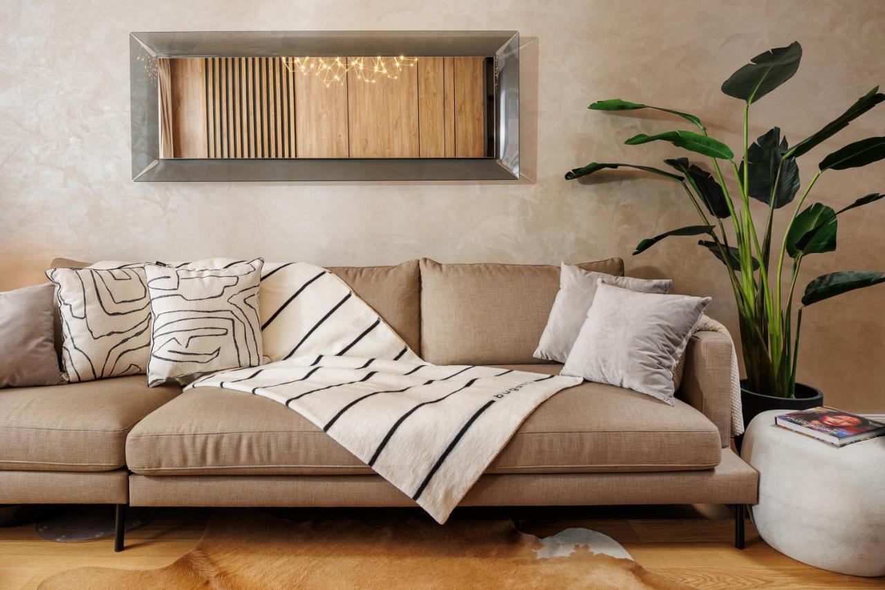 Pure Living Apartment W. Private Parking Brasov Ngoại thất bức ảnh